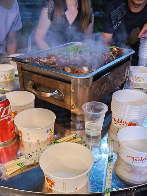 今年还是第一次因为工作的原因吃宵夜