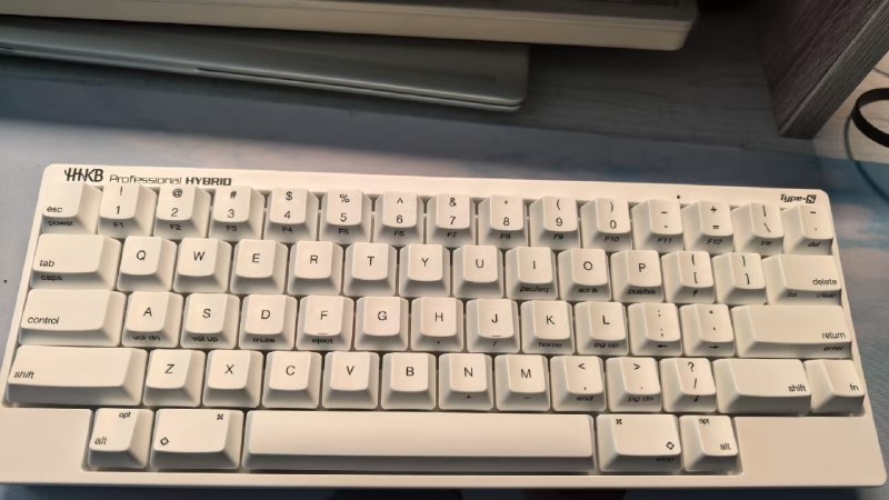 #随记 HHBK键盘收到了，手感没有想象中的那么好!海鲜上1450收了一台二手HHBK双模静音键盘，带手托和防尘罩